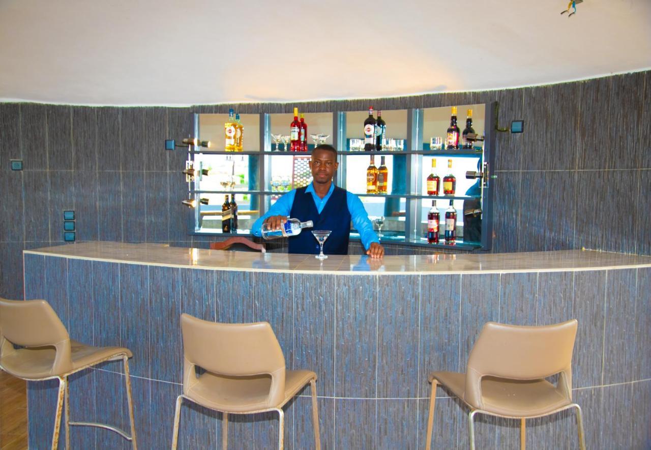 Hotel La Casa Cielo Котону Экстерьер фото